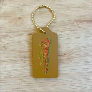 COACH Limited Edition Bag Charm
Logo Gold Chain Hawaii Stamp Large Size